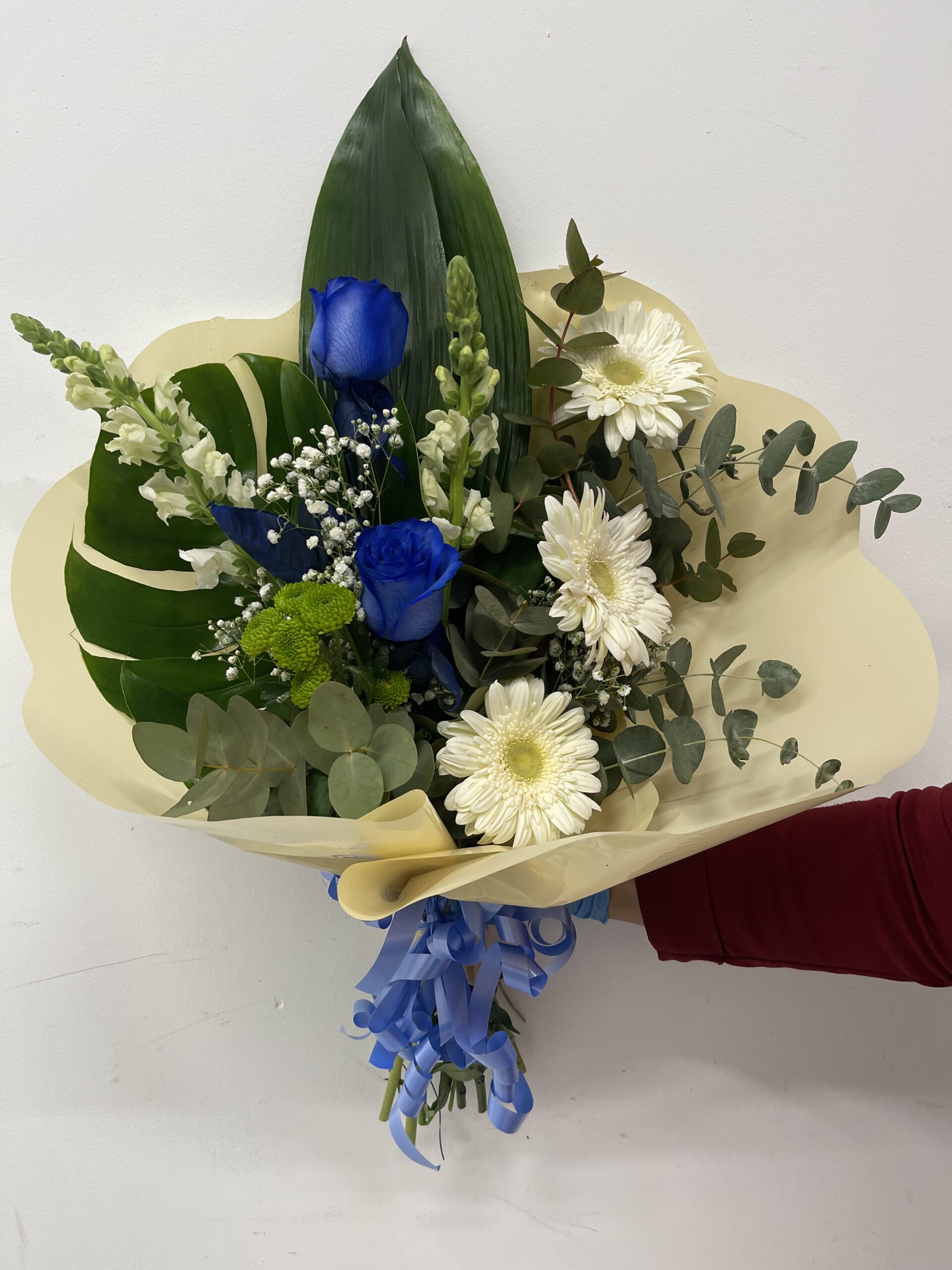 Ramo de flores azules frescas a domicilio en Albacete